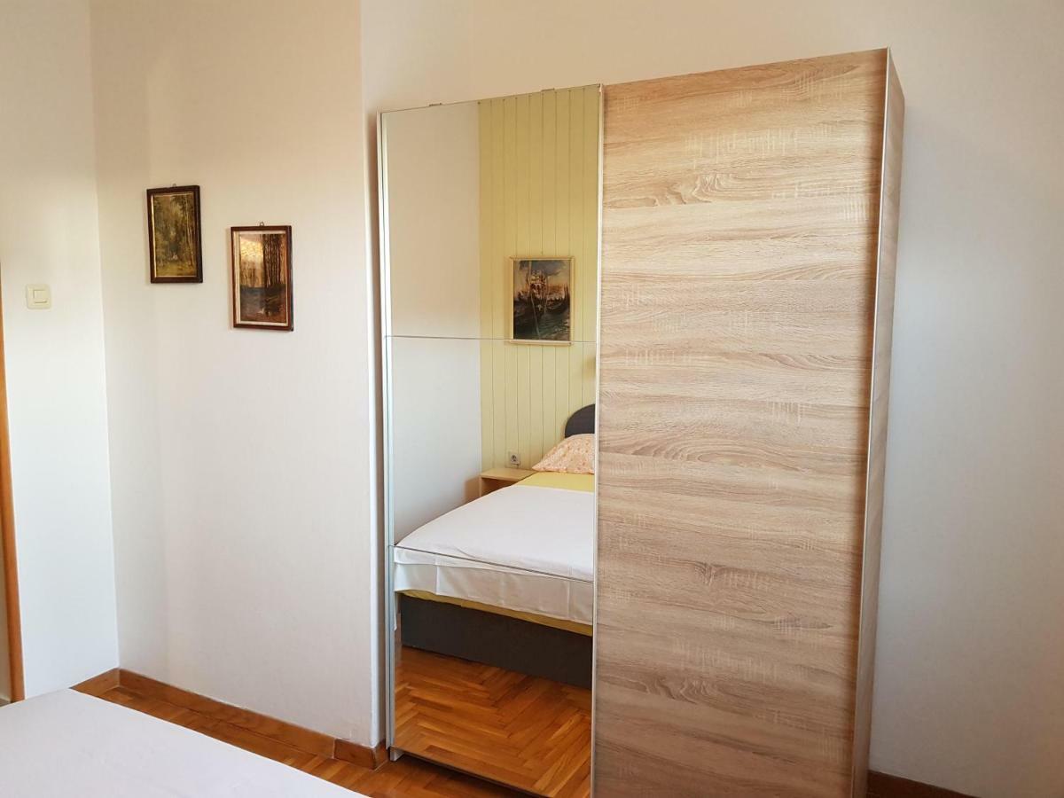 Mare Azzurro Apartments Pula Exterior photo